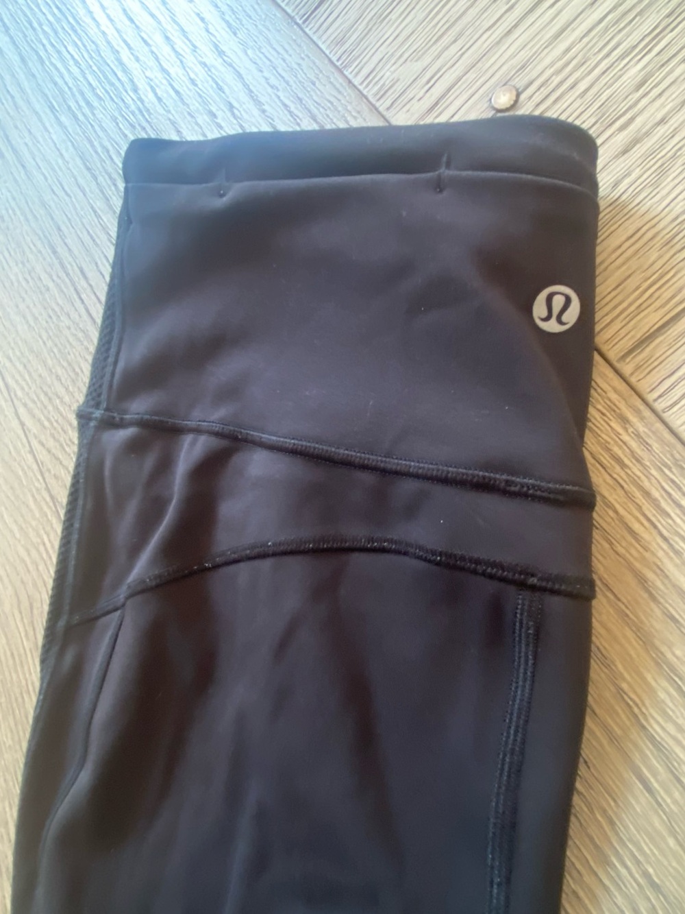 Lululemon Size 6 leggings 25” in Black Luxtreme Leggings